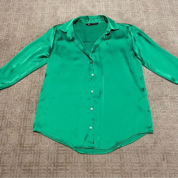 {Zara} Green Satin Style Oversized Button Down Blouse ~ Size XS - Picture 2 of 16